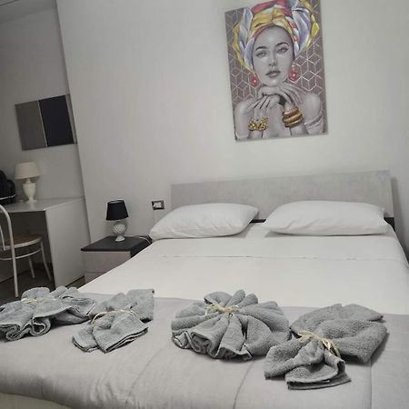 B&B Dei Sogni In Centro, Con Facilita Di Parcheggio Cosença Exterior foto