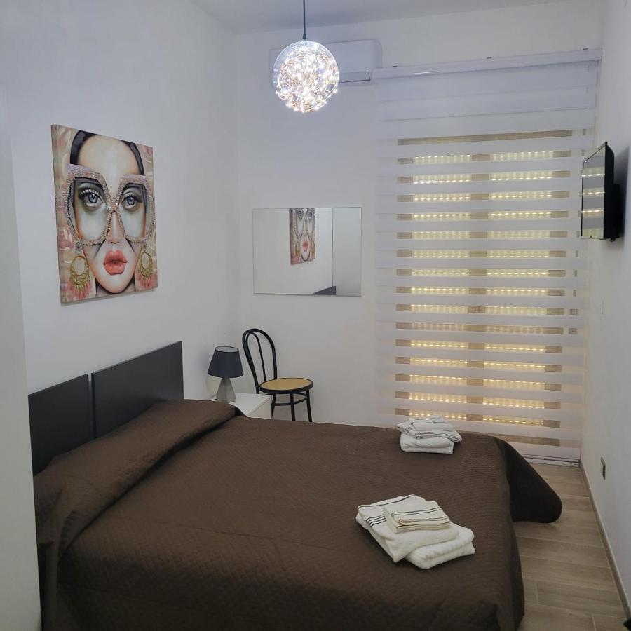 B&B Dei Sogni In Centro, Con Facilita Di Parcheggio Cosença Exterior foto